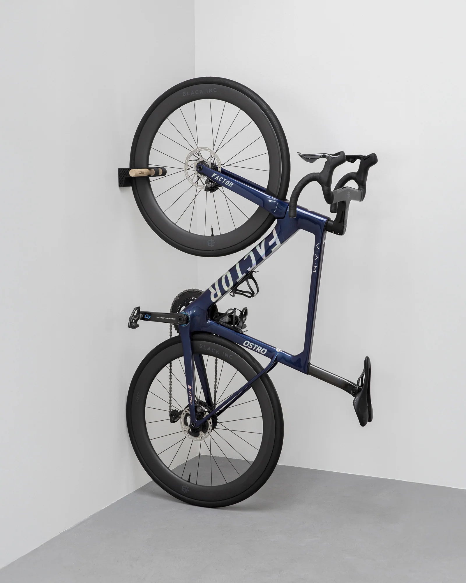 Tons Wall Mount  | Vertical - Road