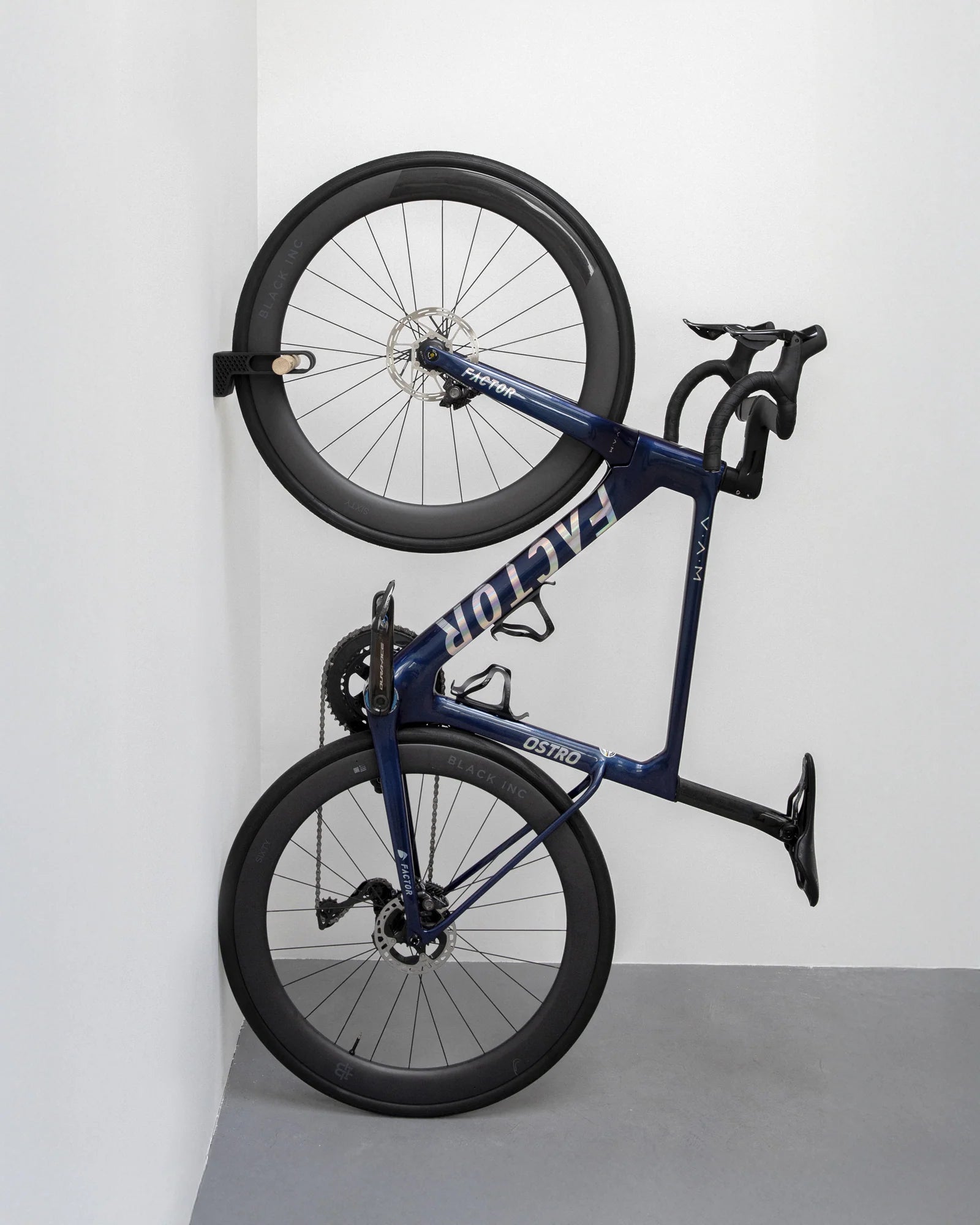 Tons Wall Mount  | Vertical - Gravel