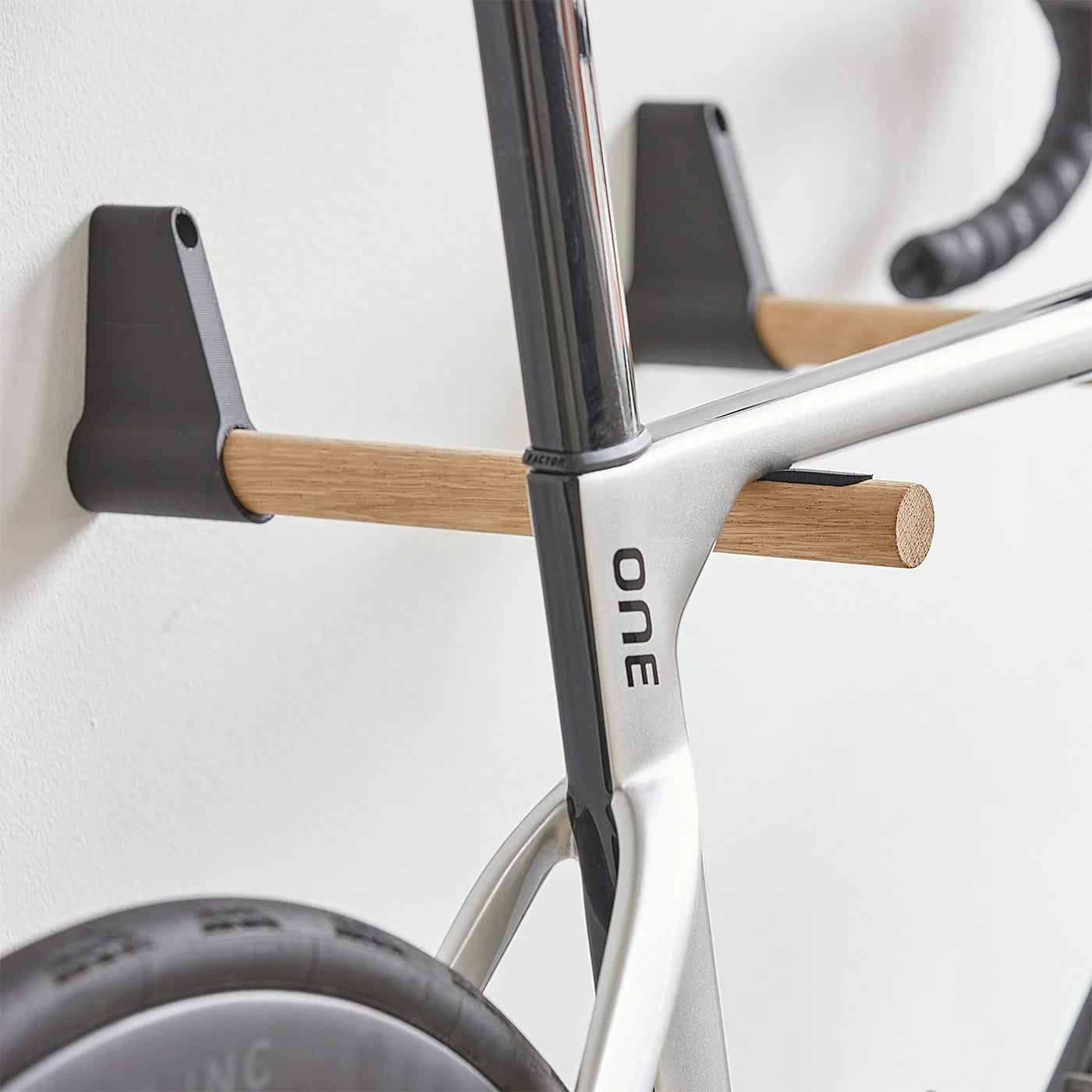 Tons Studio Wall Mount MTB White Beech