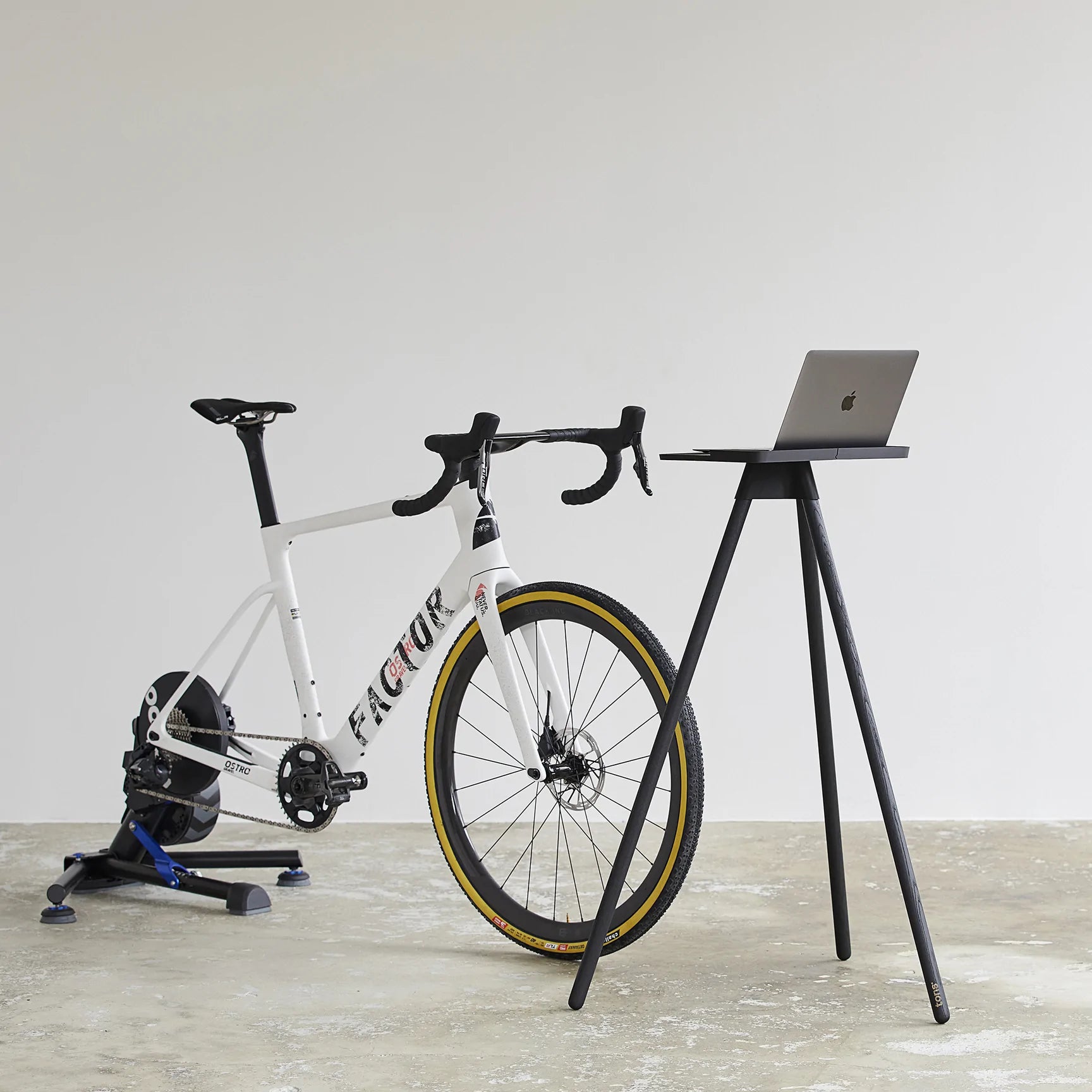 Tons Studio  Laptop Race Table Natural Oak